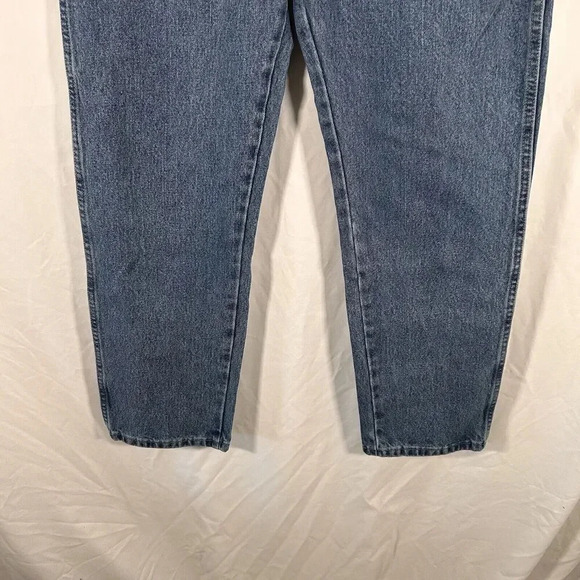 Wrangler Blues Jeans Men's 32 x 30 Medium Wash 5 Pockets 100% Cotton Work - Picture 3 of 9